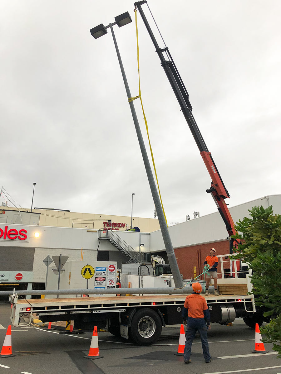 light-pole-transportation-installation-brisbane-switchboard-tranz-01